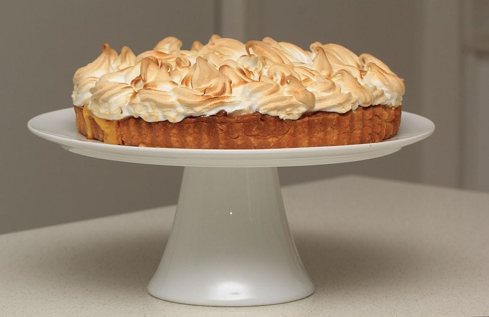 A Cloud of Pleasure: The Meringue